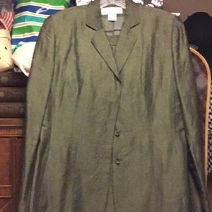 Green wide leg pants suit. Silk